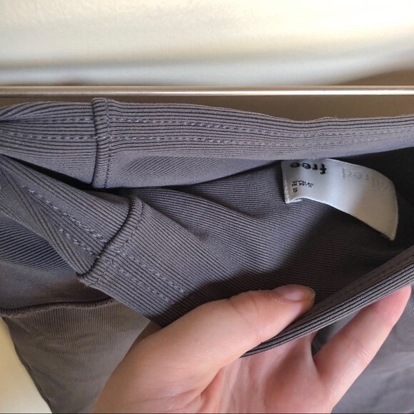 Wilfred Free for Aritizia Daria Charcoal Leggings Size Small - Picture 14 of 16